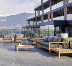 Столик BALI фабрика Varaschin