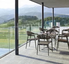 Итальянские Уличные столы - Стол обеденный BLADE LOW Итальянские Уличные столы - Стол обеденный BLADE LOW фабрика Varaschin