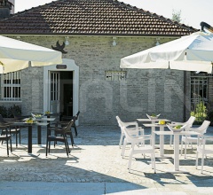 Барный стол LOTUS фабрика Varaschin