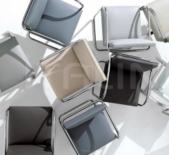 Стул с подлокотниками Brno Chair - Flat Bar Стул с подлокотниками Brno Chair - Flat Bar фабрика Knoll