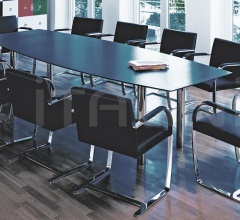 Стул с подлокотниками Brno Chair - Flat Bar Стул с подлокотниками Brno Chair - Flat Bar фабрика Knoll