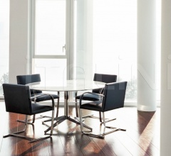 Стул с подлокотниками Brno Chair - Flat Bar Стул с подлокотниками Brno Chair - Flat Bar фабрика Knoll