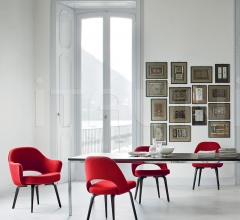 Стул с подлокотниками Saarinen Conference Chair Стул с подлокотниками Saarinen Conference Chair фабрика Knoll