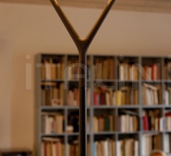 Итальянские Напольные светильники - Напольный светильник Lola Итальянские Напольные светильники - Напольный светильник Lola фабрика Luceplan