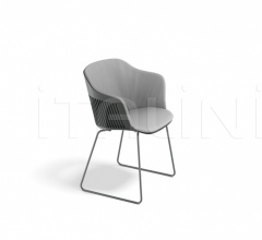 Стул с подлокотниками AIIR Side Armchair sled фабрика Dedon