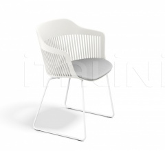 Стул с подлокотниками AIIR Side Armchair sled фабрика Dedon