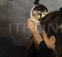 Настенное зеркало METAMORPHOSIS Настенное зеркало METAMORPHOSIS фабрика Boca do Lobo