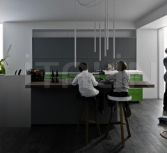 Итальянские Кухни с барной стойкой - Кухня Artematica Vitrum Green Grass Итальянские Кухни с барной стойкой - Кухня Artematica Vitrum Green Grass фабрика Valcucine
