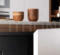 Итальянские Кухни с барной стойкой - Кухня Forma Mentis Laccato Opaco Bianco Ghiaccio Итальянские Кухни с барной стойкой - Кухня Forma Mentis Laccato Opaco Bianco Ghiaccio фабрика Valcucine