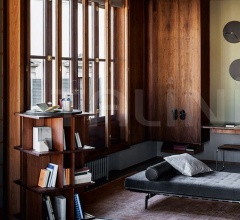 Книжный стеллаж Turner фабрика Poltrona Frau