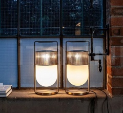 Итальянские Настольные светильники - Настольная лампа Xi Итальянские Настольные светильники - Настольная лампа Xi фабрика Poltrona Frau