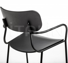 Стул с подлокотниками KIYUMI WOOD AR Стул с подлокотниками KIYUMI WOOD AR фабрика Arrmet