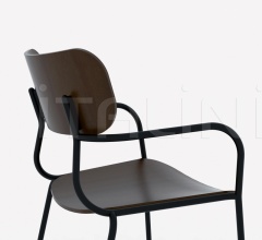 Стул с подлокотниками KIYUMI WOOD AR Стул с подлокотниками KIYUMI WOOD AR фабрика Arrmet