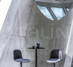 Барный стул MANI PLASTIC ST-ADJ Барный стул MANI PLASTIC ST-ADJ фабрика Arrmet