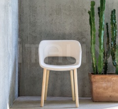 Стул KABIRA WOOD 4WL Стул KABIRA WOOD 4WL фабрика Arrmet