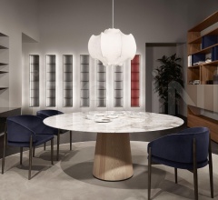 Стул с подлокотниками Frank фабрика Porro