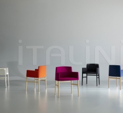 Стул с подлокотниками Pioggia фабрика Porro