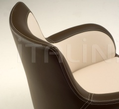 Стул с подлокотниками DEKA Стул с подлокотниками DEKA фабрика Chi Wing Lo