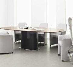 Стул с подлокотниками Lirio фабрика Leolux