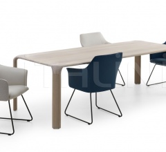 Стол обеденный Aurelio фабрика Leolux