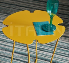 Столик Corolla фабрика Memedesign