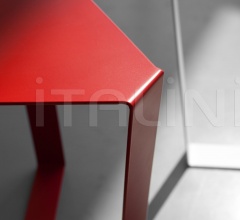 Столик Finity фабрика Memedesign