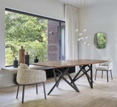 Стол обеденный Ennea Стол обеденный Ennea фабрика Ligne Roset