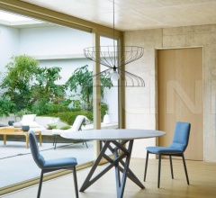 Стол обеденный Ennea Стол обеденный Ennea фабрика Ligne Roset