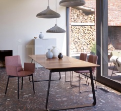 Стол обеденный Vilna Стол обеденный Vilna фабрика Ligne Roset