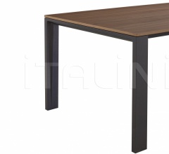 Стол обеденный Naïa Стол обеденный Naïa фабрика Ligne Roset