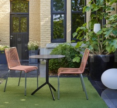 Барный стол Noomi Барный стол Noomi фабрика Ligne Roset