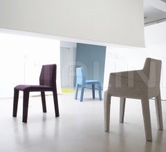 Стул с подлокотниками Facett Стул с подлокотниками Facett фабрика Ligne Roset