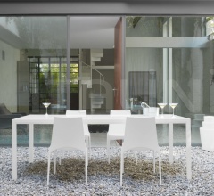 Стул Petra Стул Petra фабрика Ligne Roset