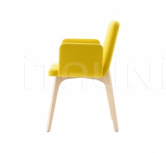 Стул с подлокотниками Vik Стул с подлокотниками Vik фабрика Ligne Roset