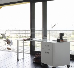 Письменный стол Travel Studio Письменный стол Travel Studio фабрика Ligne Roset