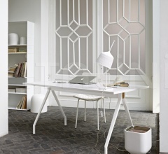 Письменный стол Teoffice Письменный стол Teoffice фабрика Ligne Roset