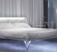 Двуспальная кровать Essentia Двуспальная кровать Essentia фабрика Flou