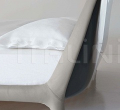 Двуспальная кровать Guia Двуспальная кровать Guia фабрика Flou