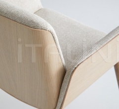 Стул с подлокотниками Hug Стул с подлокотниками Hug фабрика Punt