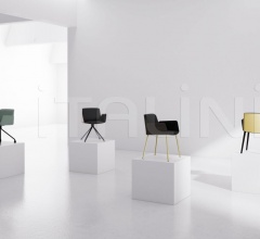 Стул с подлокотниками Hug Стул с подлокотниками Hug фабрика Punt