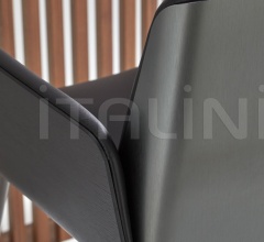 Стул с подлокотниками Hug Стул с подлокотниками Hug фабрика Punt