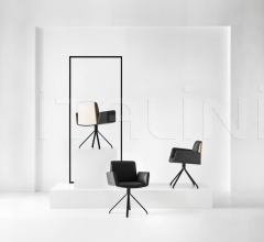 Стул с подлокотниками Hug Стул с подлокотниками Hug фабрика Punt