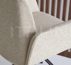 Стул с подлокотниками Hug Стул с подлокотниками Hug фабрика Punt