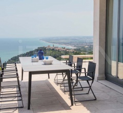 Стул с подлокотниками Ciak Стул с подлокотниками Ciak фабрика Emu