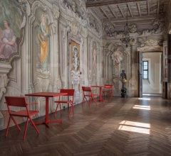 Стул с подлокотниками Mia 411 Стул с подлокотниками Mia 411 фабрика Emu