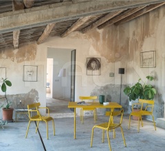 Стул с подлокотниками Miky 638 Стул с подлокотниками Miky 638 фабрика Emu