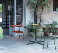 Стул с подлокотниками Miky 638 Стул с подлокотниками Miky 638 фабрика Emu