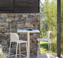 Барный стул Darwin 523 Барный стул Darwin 523 фабрика Emu