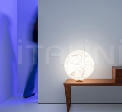 Итальянские Настольные светильники - Настольный светильник MOON T Итальянские Настольные светильники - Настольный светильник MOON T фабрика Davide Groppi