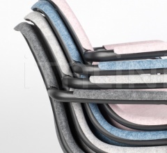 Стул с подлокотниками Thirsty фабрика Zuiver